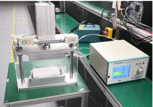 Liquid cold plate leak testing and validation equipment